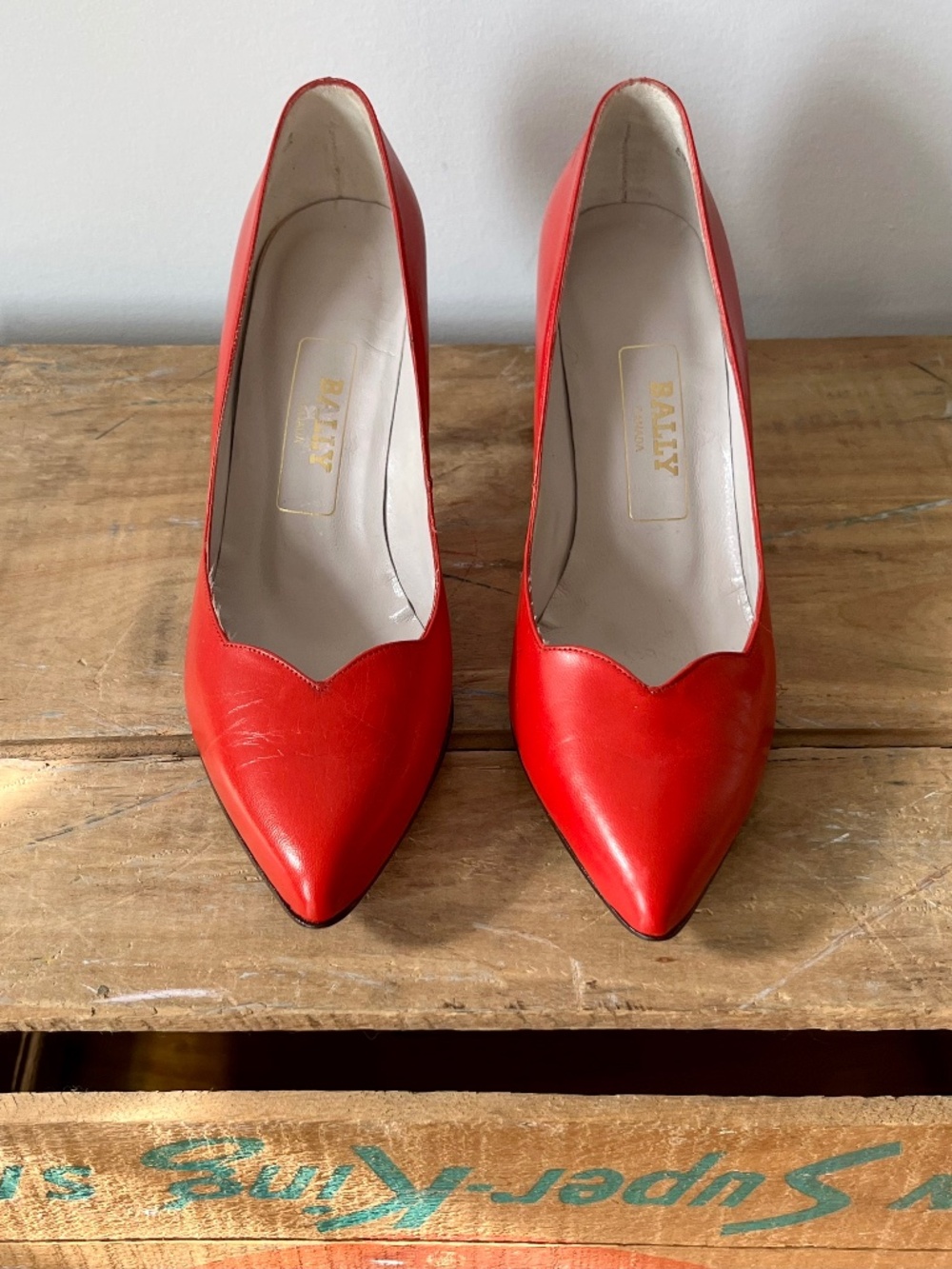 Vintage BALLY pumps in lipstick red - Size 7.5